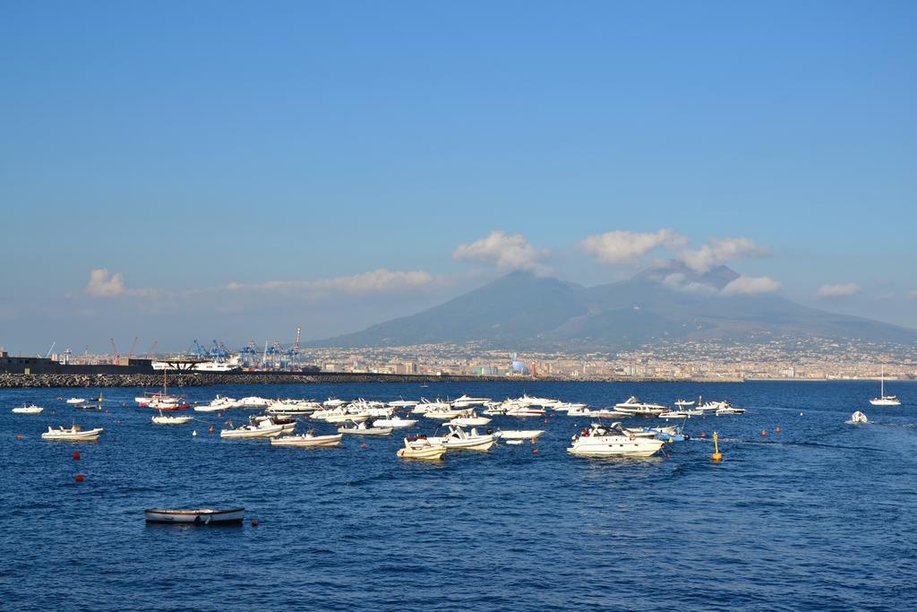 Апартаменты Monolocale Nel Cuore Di Napoli Номер фото